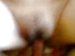 Шри-ланкийский тамильский эне сүтү менен келет сиськи