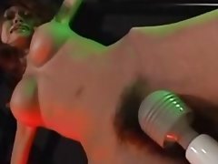 Кичинекей азиатская өспүрүм привязал жана играл