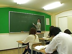 Милашка алат, аны крошечные сиськи целовал жана лизал пизду боюнча стад