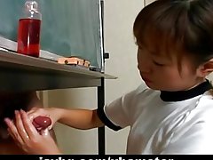 Японская милашка ицуки вакана дрочит напряженный мүчөсү жок цензура